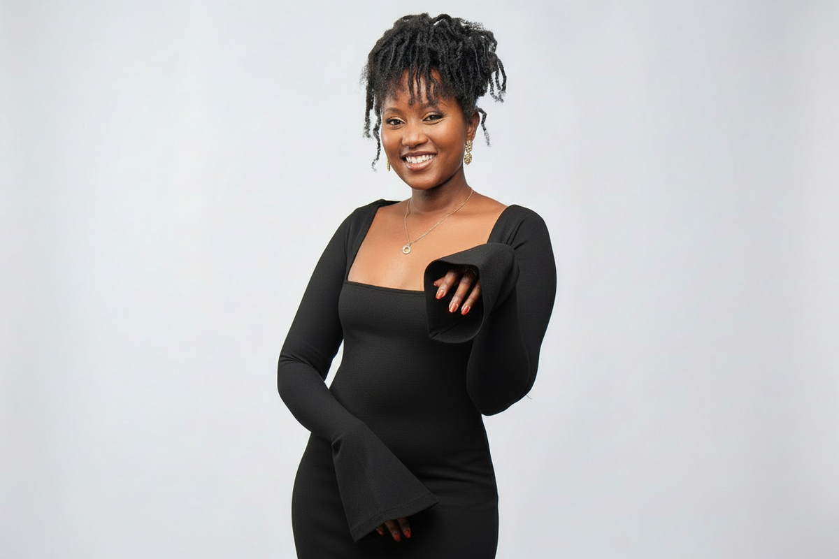 “Effortlessly Elegant” Mini Black