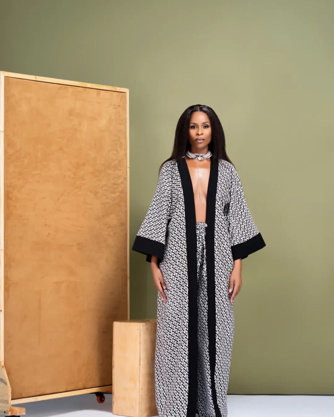 "Phenomenal woman " Kimono Zia Print