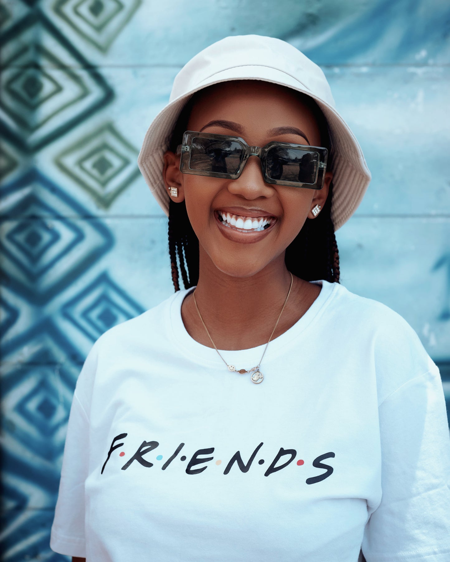 “F•R•I•E•N•D•S” Tee