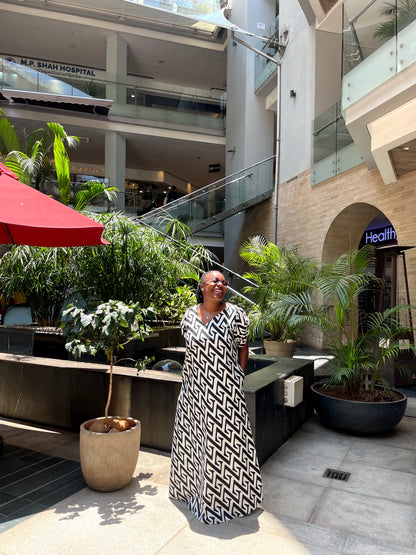 "Vacation ready"Printed Maxi Dress Black & White - Big Print