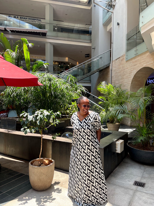 "Vacation ready"Printed Maxi Dress Black & White - Big Print